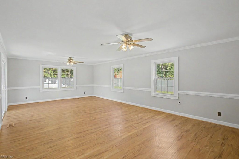 Photo 17 of 43 residential for sale in York County virginia