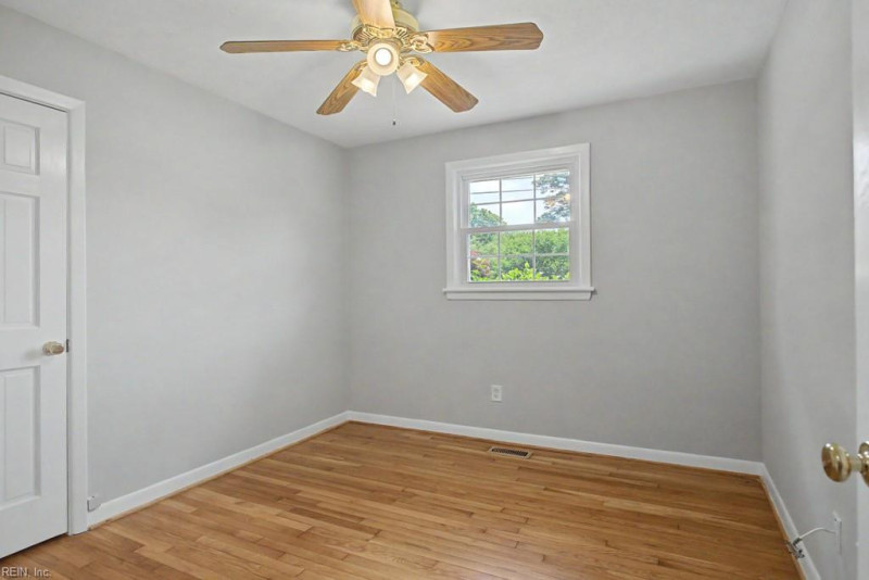 Photo 24 of 43 residential for sale in York County virginia