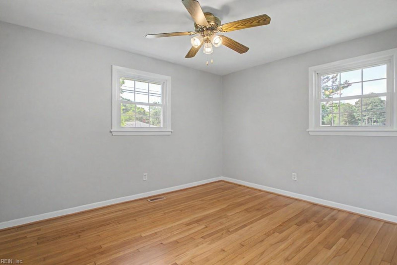 Photo 27 of 43 residential for sale in York County virginia