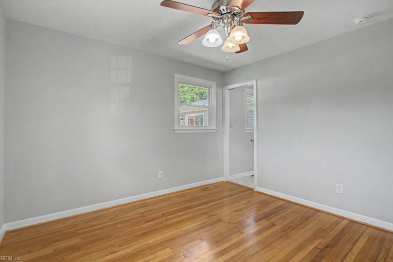 Photo 30 of 43 residential for sale in York County virginia