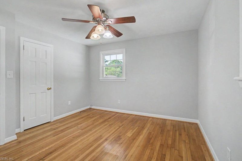 Photo 32 of 43 residential for sale in York County virginia