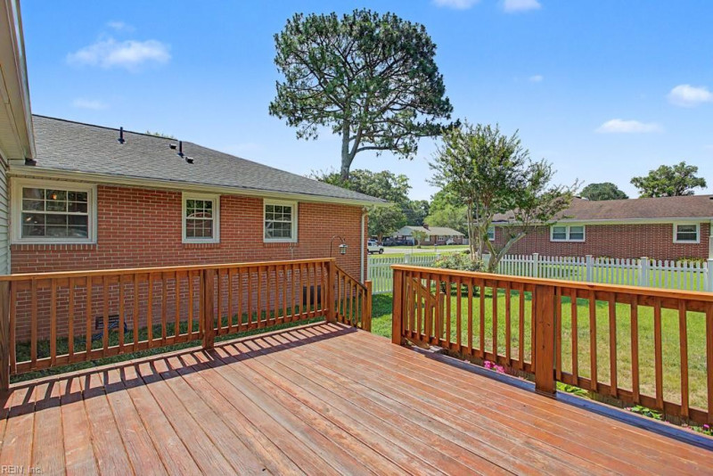 Photo 35 of 43 residential for sale in York County virginia