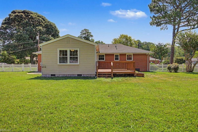 Photo 40 of 43 residential for sale in York County virginia