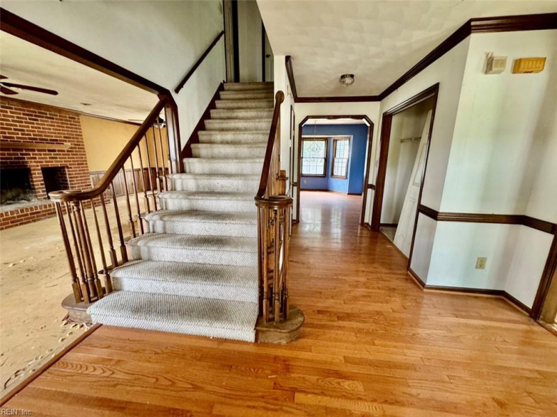 Photo 4 of 9 residential for sale in Chesapeake virginia