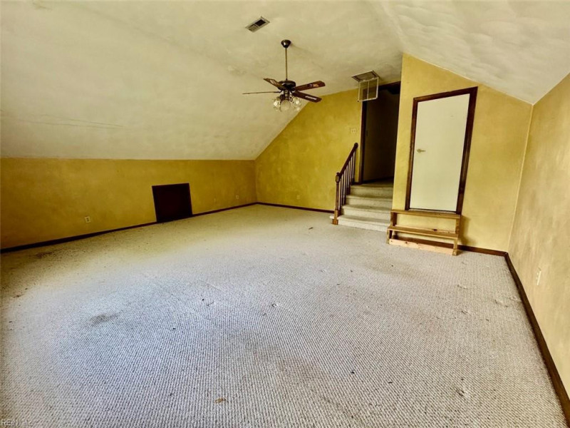 Photo 8 of 9 residential for sale in Chesapeake virginia