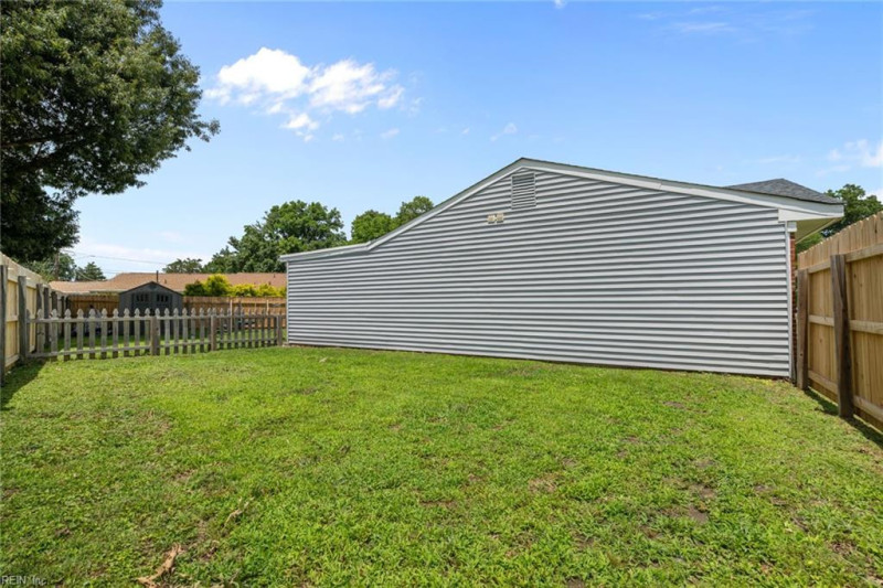 Photo 21 of 27 residential for sale in Suffolk virginia