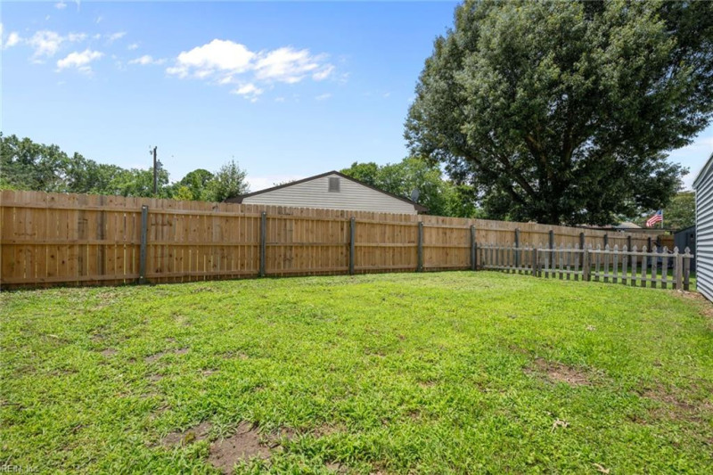 Photo 22 of 27 residential for sale in Suffolk virginia