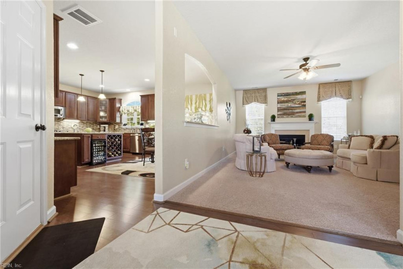 Photo 14 of 50 residential for sale in Chesapeake virginia