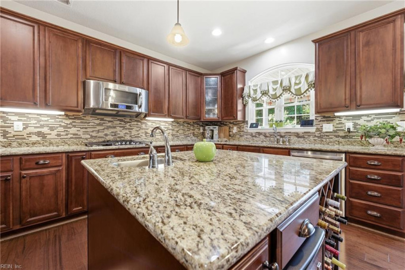 Photo 18 of 50 residential for sale in Chesapeake virginia