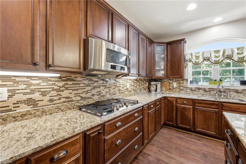 Photo 19 of 50 residential for sale in Chesapeake virginia