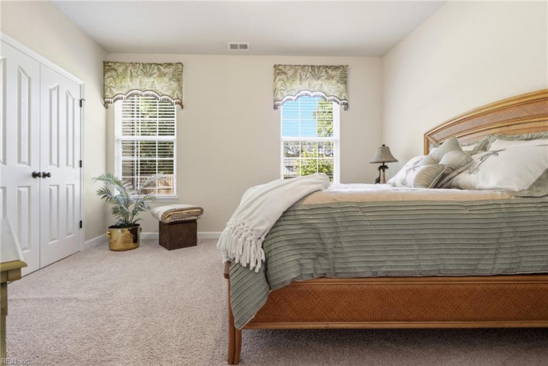 Photo 9 of 50 residential for sale in Chesapeake virginia