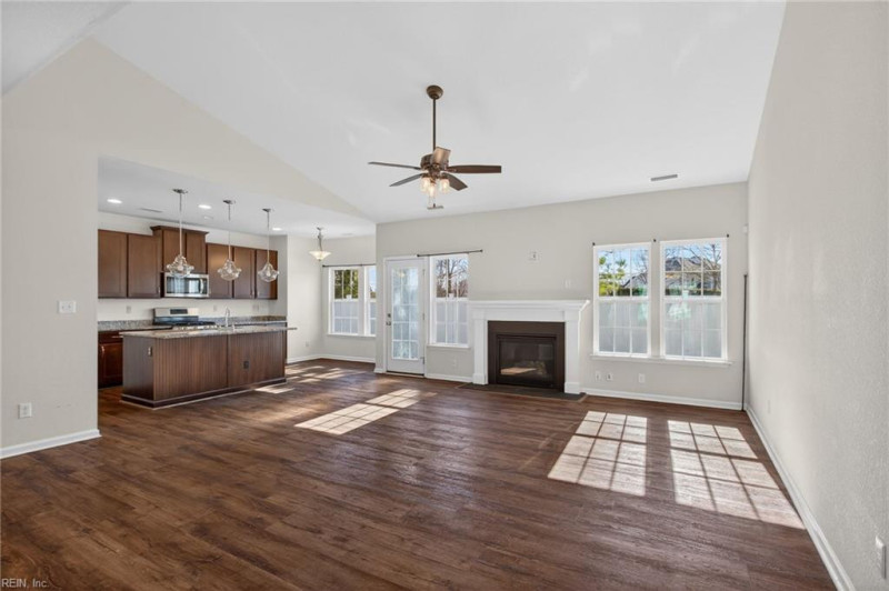 Photo 11 of 45 residential for sale in Chesapeake virginia