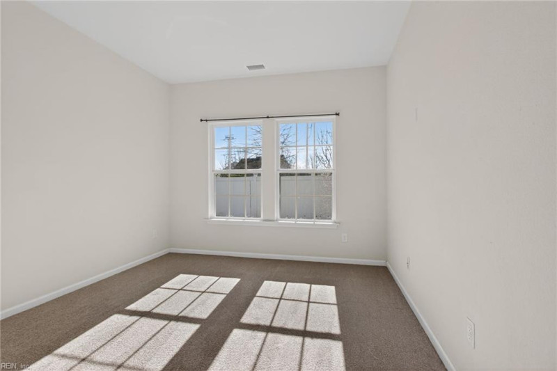 Photo 25 of 45 residential for sale in Chesapeake virginia