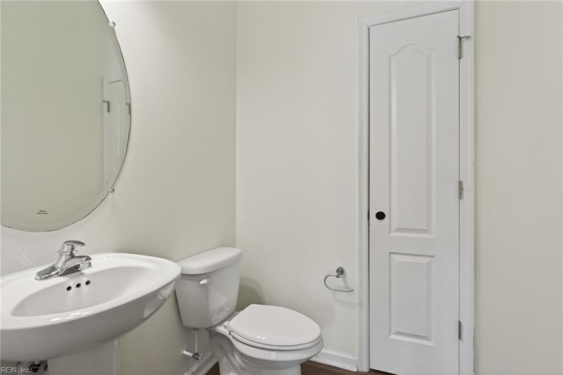 Photo 27 of 45 residential for sale in Chesapeake virginia