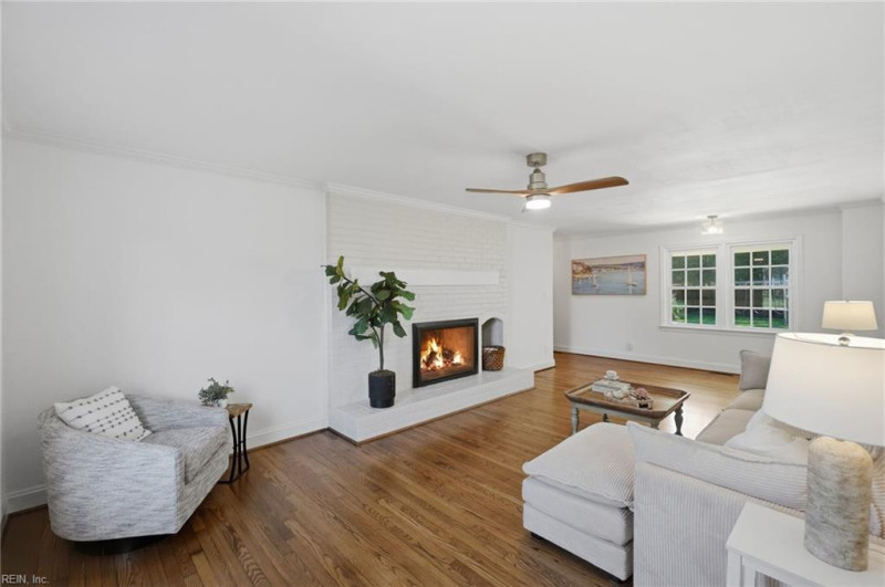 Photo 15 of 49 residential for sale in Virginia Beach virginia