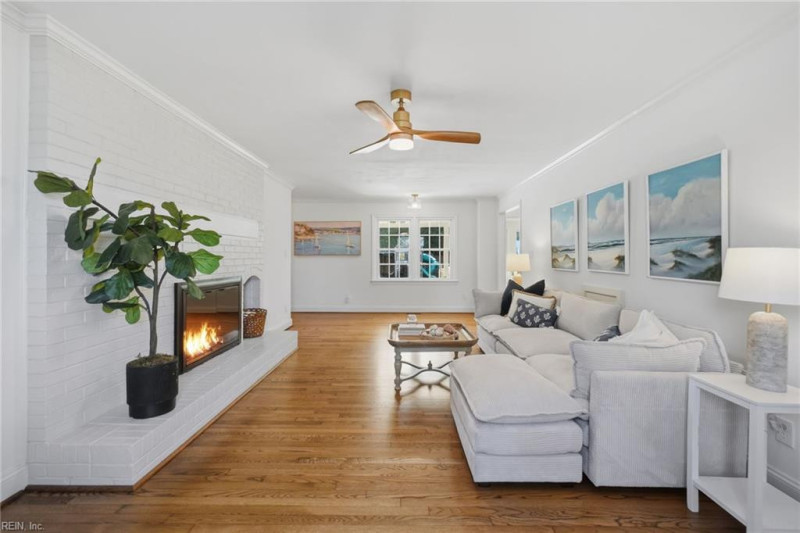 Photo 16 of 49 residential for sale in Virginia Beach virginia