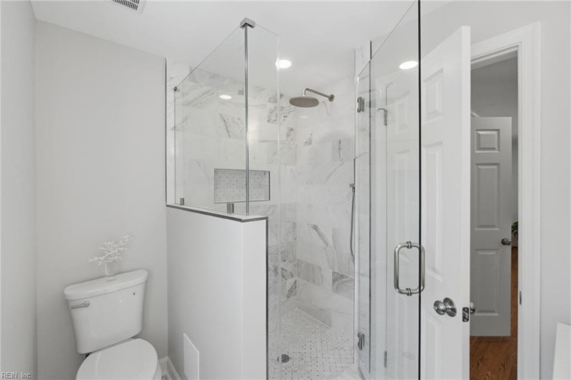 Photo 23 of 49 residential for sale in Virginia Beach virginia