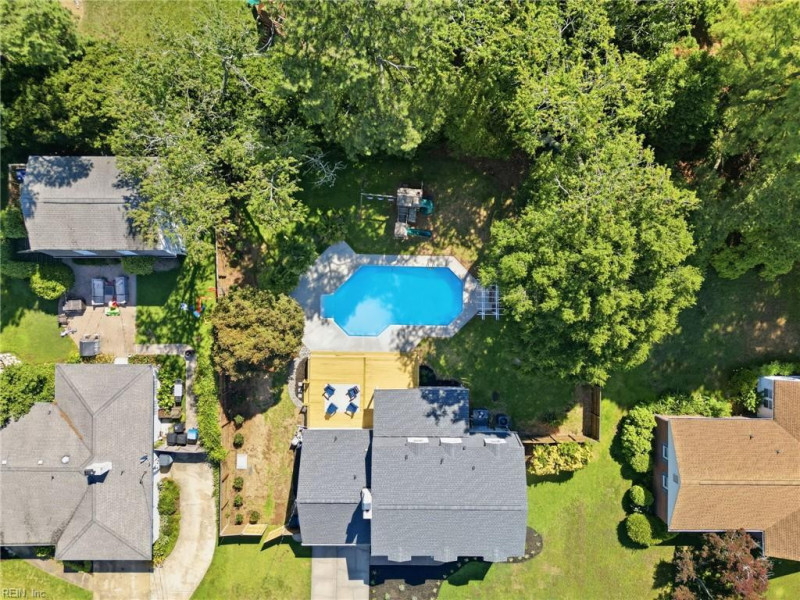 Photo 4 of 49 residential for sale in Virginia Beach virginia