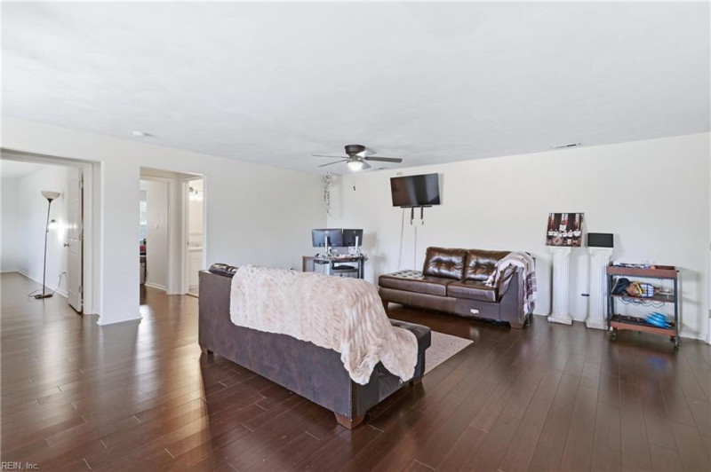 Photo 10 of 42 residential for sale in Virginia Beach virginia