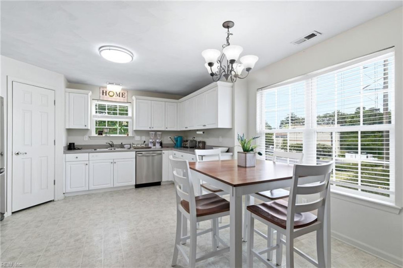 Photo 13 of 42 residential for sale in Virginia Beach virginia