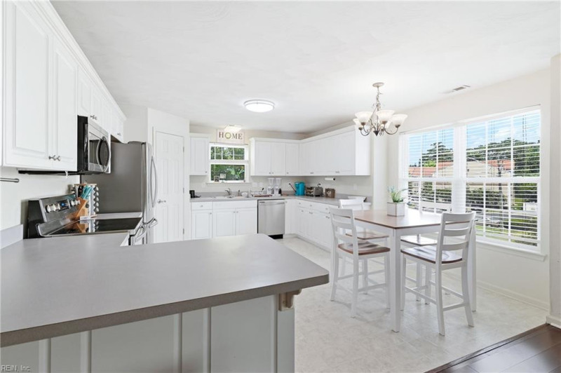 Photo 14 of 42 residential for sale in Virginia Beach virginia