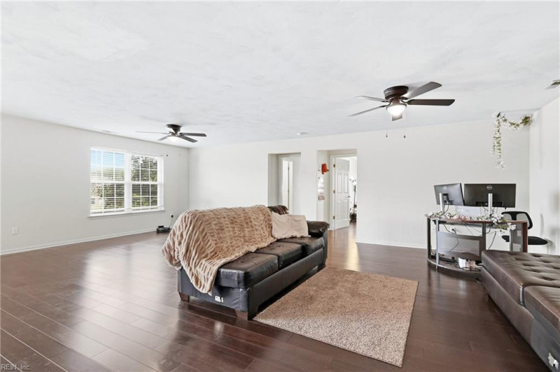 Photo 5 of 42 residential for sale in Virginia Beach virginia