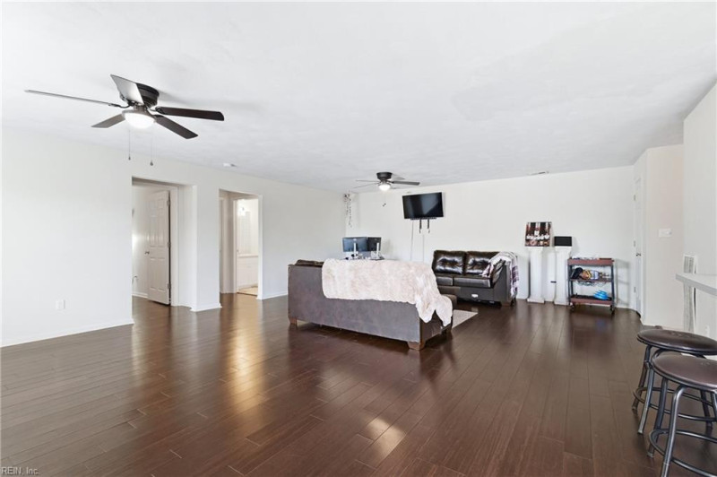 Photo 9 of 42 residential for sale in Virginia Beach virginia