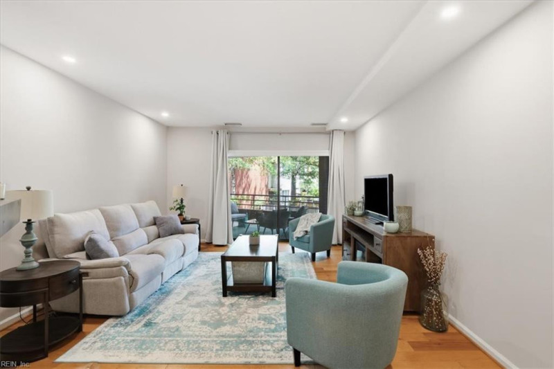 Photo 13 of 39 residential for sale in Norfolk virginia