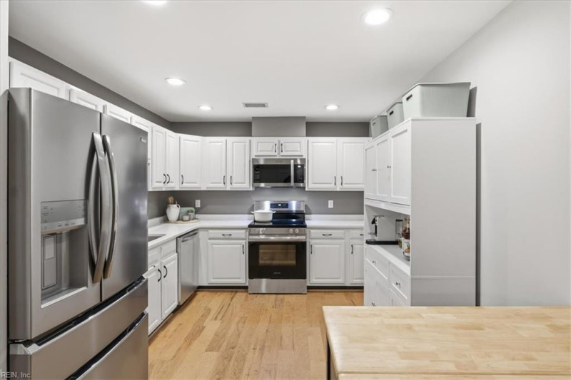 Photo 3 of 39 residential for sale in Norfolk virginia