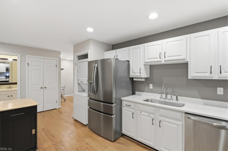 Photo 7 of 39 residential for sale in Norfolk virginia