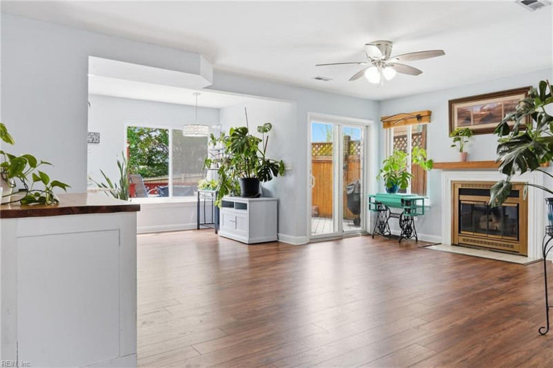 Photo 3 of 29 residential for sale in Virginia Beach virginia