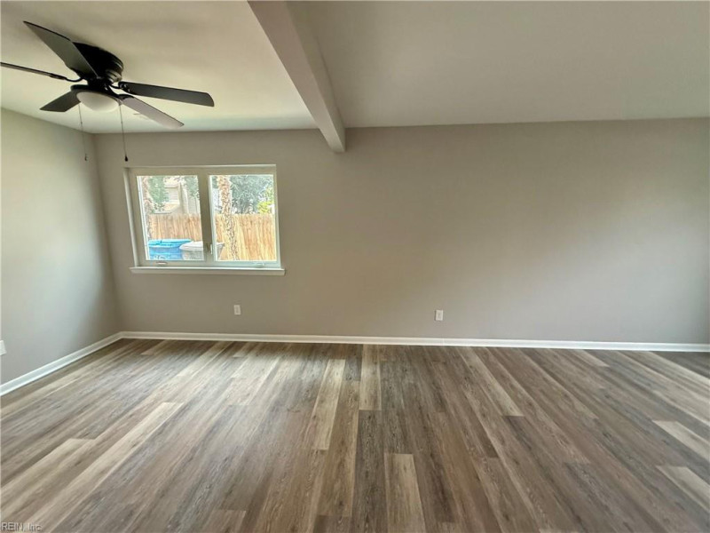 Photo 4 of 27 residential for sale in Virginia Beach virginia