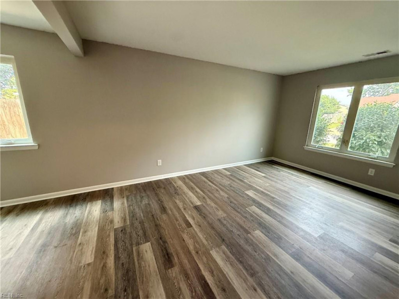 Photo 5 of 27 residential for sale in Virginia Beach virginia