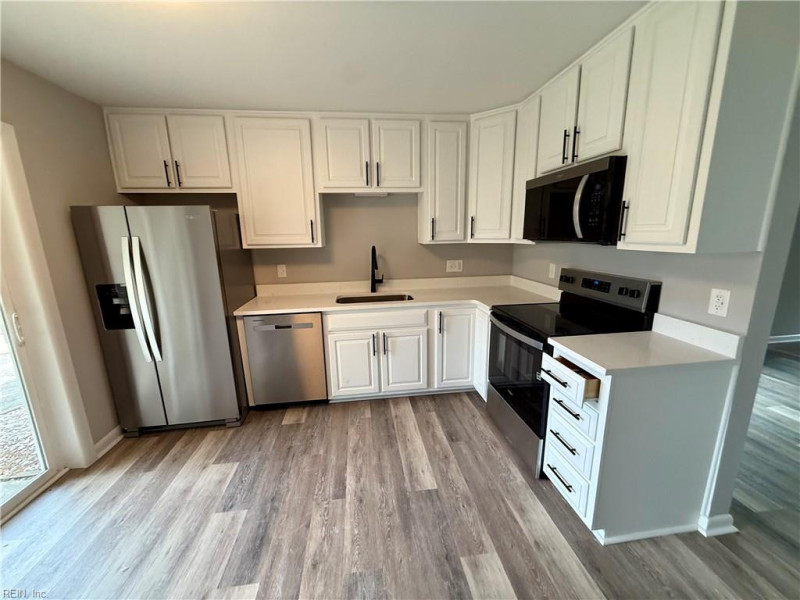 Photo 6 of 27 residential for sale in Virginia Beach virginia