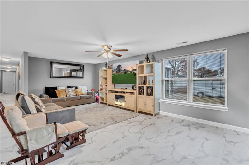 Photo 13 of 20 residential for sale in Virginia Beach virginia