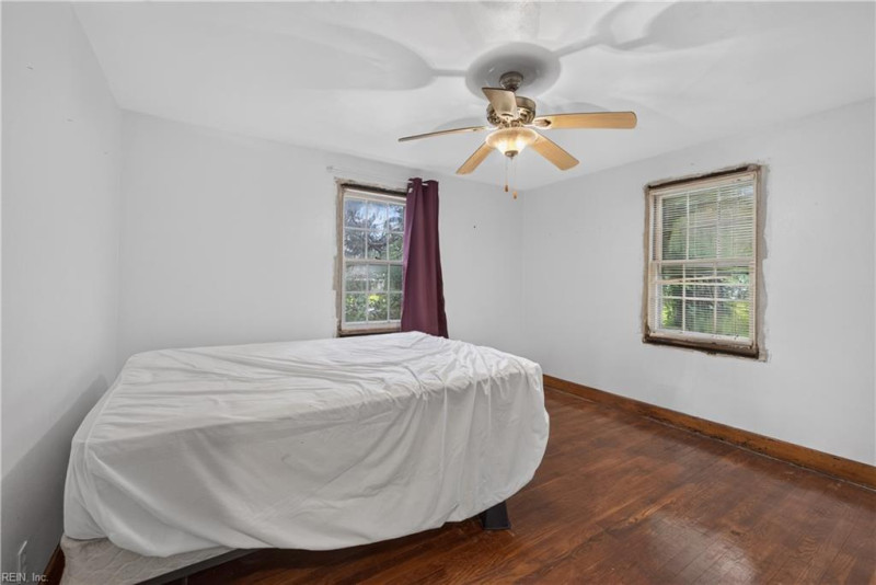 Photo 11 of 39 residential for sale in Norfolk virginia
