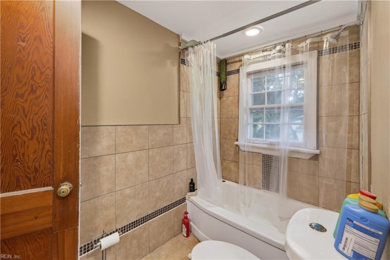 Photo 22 of 39 residential for sale in Norfolk virginia