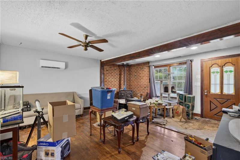 Photo 4 of 39 residential for sale in Norfolk virginia