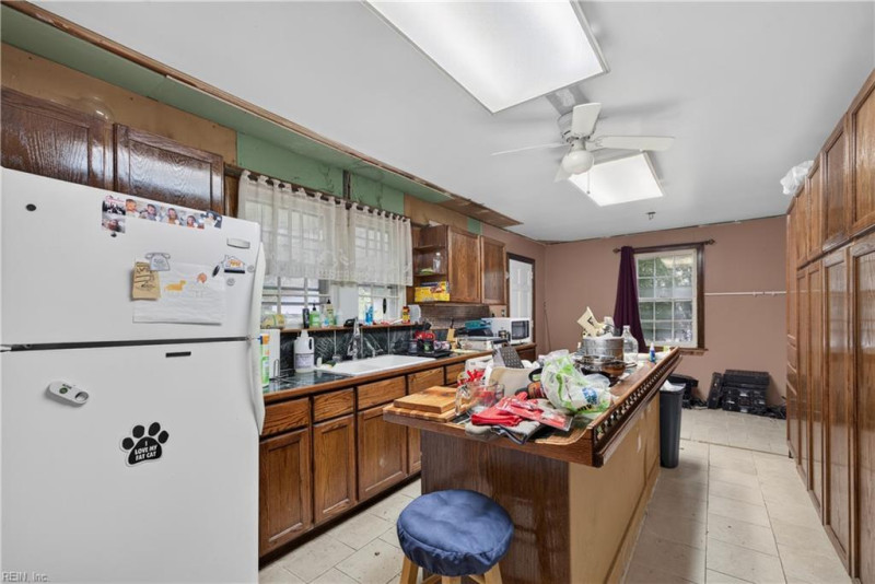 Photo 7 of 39 residential for sale in Norfolk virginia