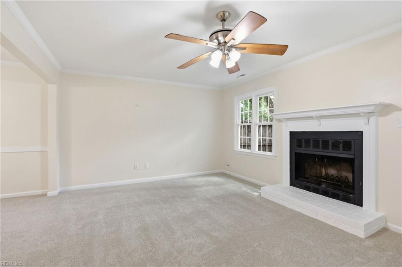 Photo 11 of 37 residential for sale in Virginia Beach virginia