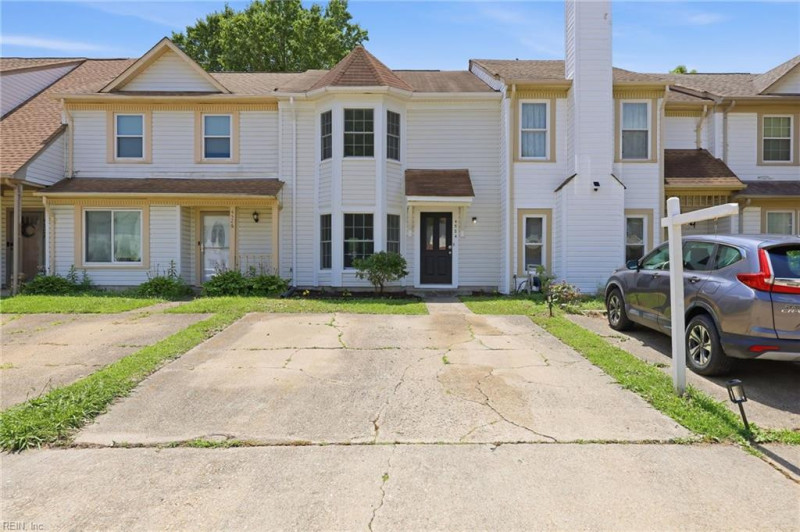 Photo 2 of 37 residential for sale in Virginia Beach virginia