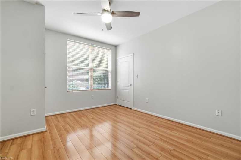 Photo 17 of 36 residential for sale in Norfolk virginia