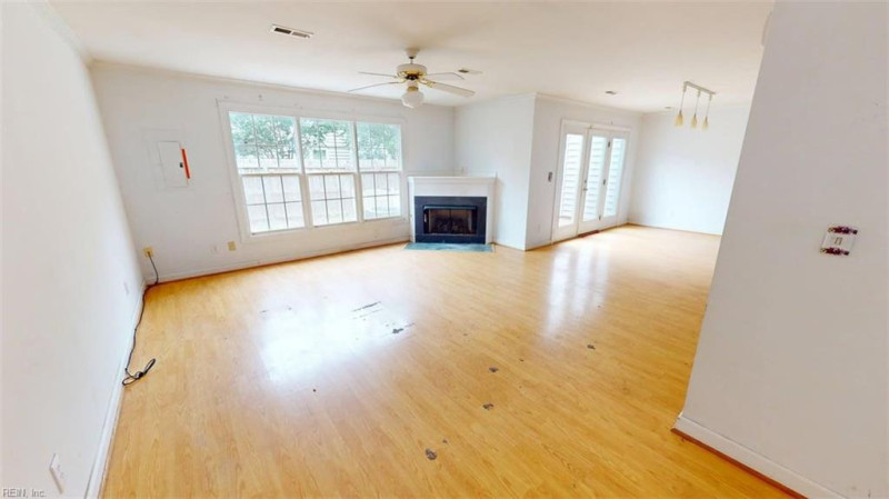 Photo 10 of 50 residential for sale in James City County virginia
