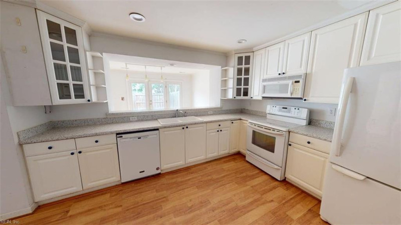 Photo 5 of 50 residential for sale in James City County virginia