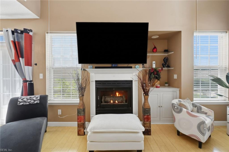 Photo 12 of 37 residential for sale in Chesapeake virginia