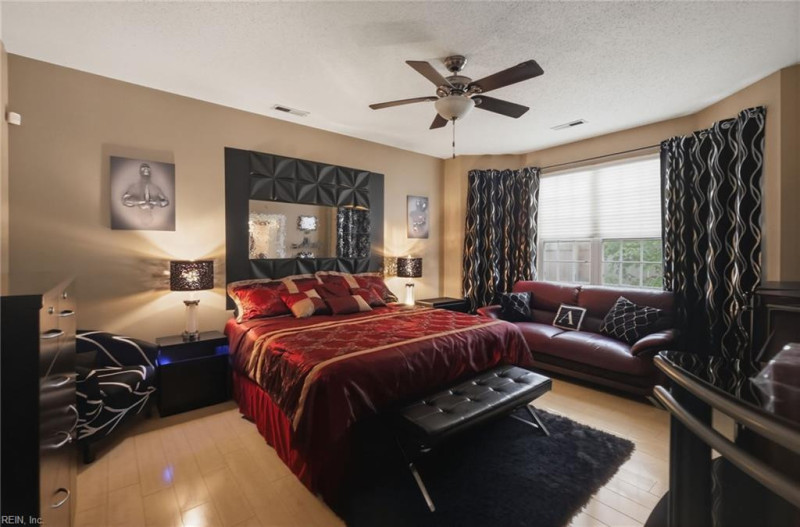 Photo 15 of 37 residential for sale in Chesapeake virginia