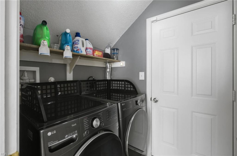 Photo 31 of 37 residential for sale in Chesapeake virginia