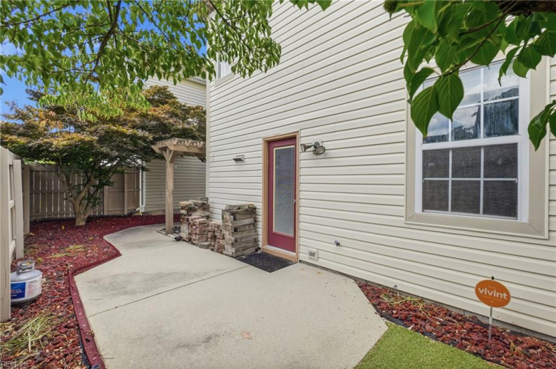 Photo 33 of 37 residential for sale in Chesapeake virginia