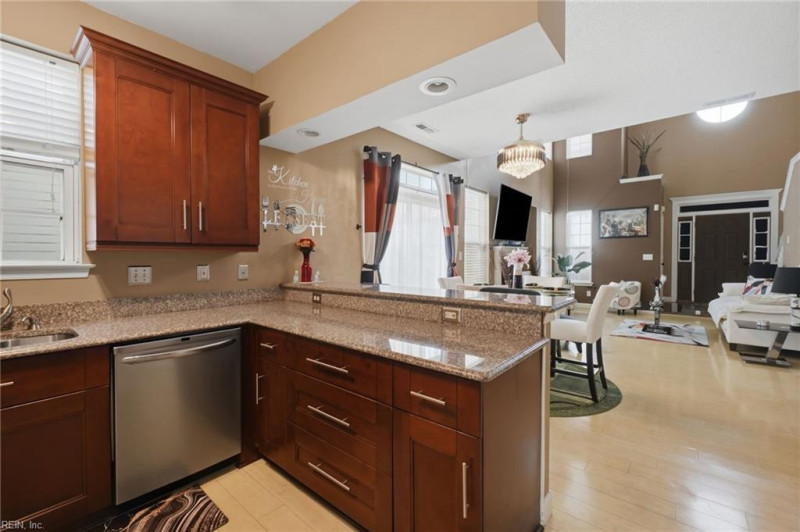 Photo 9 of 37 residential for sale in Chesapeake virginia