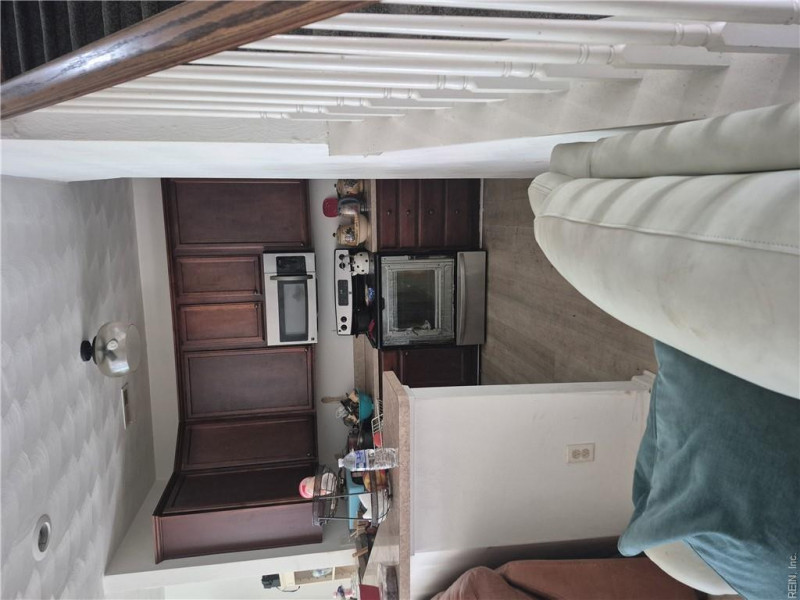 Photo 13 of 26 residential for sale in Hampton virginia